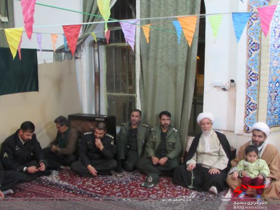 گزارش تصویری از گرامیداشت سالگرد پبروزی انقلاب اسلامی /دیدار با خانواده شهید در شهر آستانه گزارش تصویری از گرامیداشت سالگرد پبروزی انقلاب اسلامی /دیدار با خانواده شهید در شهر آستانه