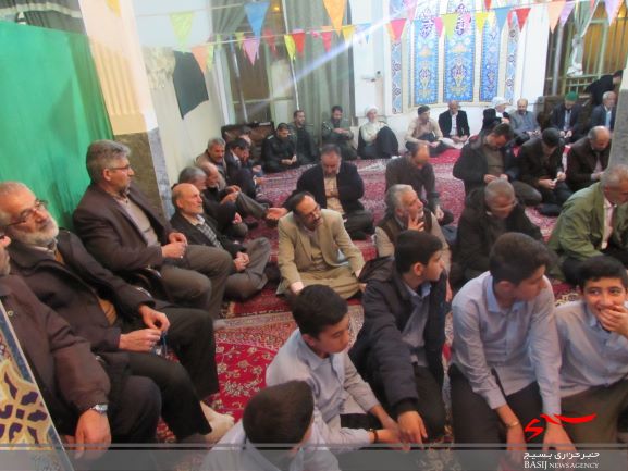 گزارش تصویری از گرامیداشت سالگرد پبروزی انقلاب اسلامی /دیدار با خانواده شهید در شهر آستانه گزارش تصویری از گرامیداشت سالگرد پبروزی انقلاب اسلامی /دیدار با خانواده شهید در شهر آستانه