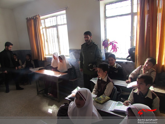افتتاحیه مدرسه باز سازی شده در روستای موچان شهرستان شازند افتتاحیه مدرسه باز سازی شده در روستای موچان شهرستان شازند