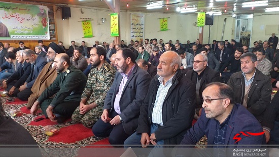 نظام طاغوتی را به نفع اسلام تغییر دادن از معجزه امام بود