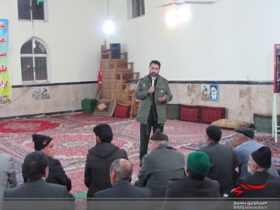 گرامیداشت سالگرد پبروزی انقلاب اسلامی/گلباران قبور شهدا و دیدار با خانواده شهید و خانواده محرومین/افتتاح یک دستگاه واحد مسکونی در روستای ظهیر آباد شهرستان شازند