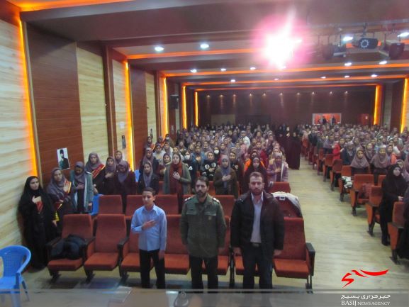 گزارش تصویری از برگزاری مراسم گرامیداشت سردار سلیمانی در مدارس شهر شازند