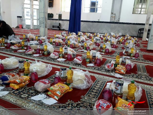توزیع ۶۰ بسته اقلام مواد غذایی و بهداشتی توسط گروه جهادی بقیه الله نهاوند