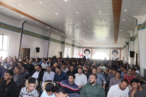 از همایش حکمت  مطهر با حضوربیش از 600نفر ازکارکنان وبسیجیان در حسینیه سپاه