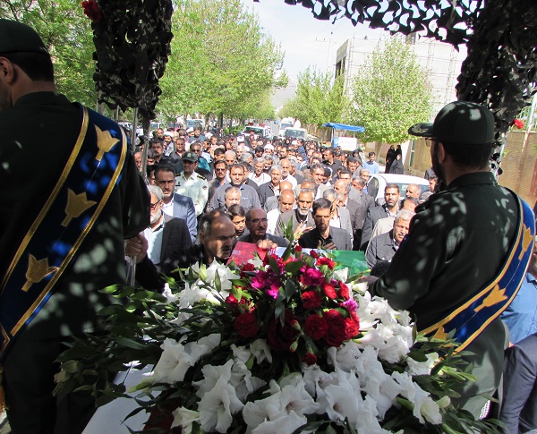 پیکر جانباز شهید غلامرضا رفیعی در شازند تشییع شد