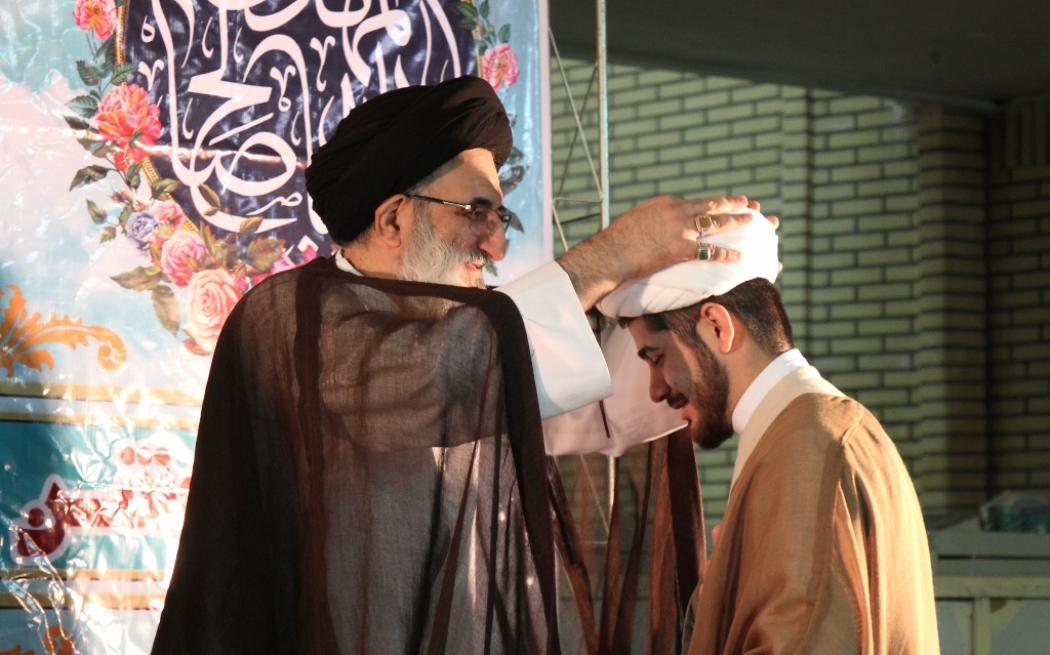 روحانیت در «گام دوم» انقلاب باید در وسط میدان باشد روحانیت در «گام دوم» انقلاب باید در وسط میدان باشد
