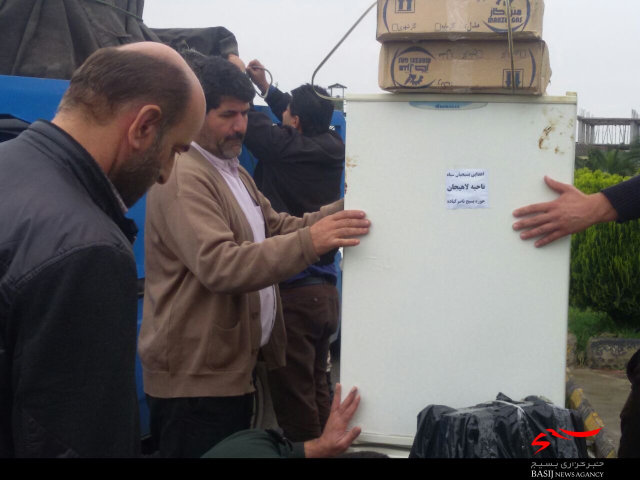 ارسال کمک&zwnj;های مردمی روستاهای خط ساحلی بخش رودبنه به مناطق سیل زده گلستان + تصاویر