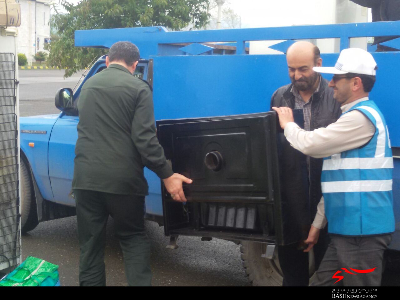ارسال کمک&zwnj;های مردمی روستاهای خط ساحلی بخش رودبنه به مناطق سیل زده گلستان + تصاویر