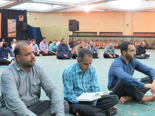 تجلیل از خادمین قرآنی در آخرین پنج شنبه ماه مبارک رمضان