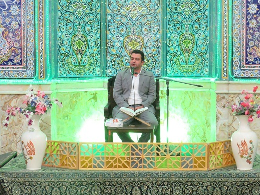 تجلیل از خادمین قرآنی در آخرین پنج شنبه ماه مبارک رمضان