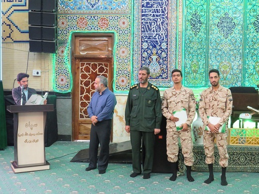 تجلیل از خادمین قرآنی در آخرین پنج شنبه ماه مبارک رمضان