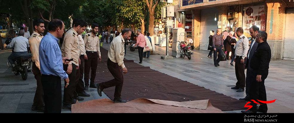 گزارش تصویری از سفره ی افطاری 2 و نیم کیلومتری ایتام+تصاویر