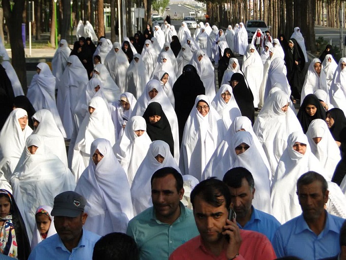 فرشتگان سفید پوش ورزنه ای حضوری فعال در همایشی به رنگ حجاب داشتند
