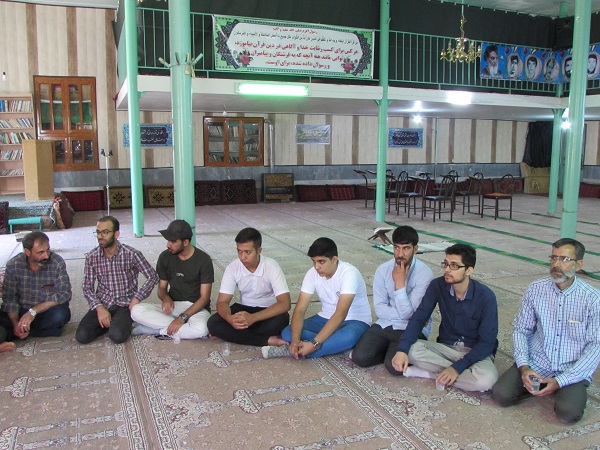 مساجد امروز به عنوان یک پایگاه فرهنگی نقش مهمی در تبیین ارزشهای اسلامی در جامعه بر عهده دارند