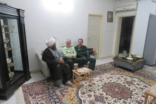 سردار غیاثی راد به نمایندگی از مدیر کل ایثارگران ستاد کل نیروهای مسلح ازسه خانواده شهید ورامینی دیدار کردند.
