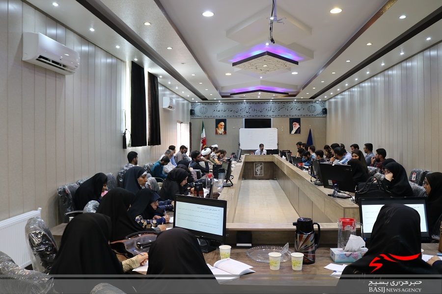 کارگاه آموزشی  بصیرت افزایی در سپاه ناحیه شاهین شهر و میمه برگزار شد