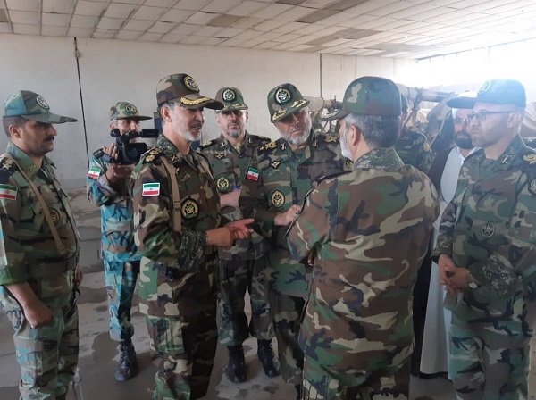 فرمانده کل ارتش از گروه ۱۱ توپخانه مراغه بازدید کرد فرمانده کل ارتش از گروه ۱۱ توپخانه مراغه بازدید کرد