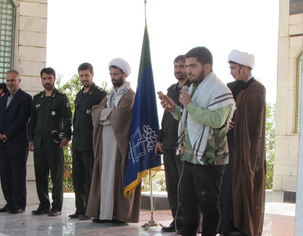 دانش آموزان در تاریخ انقلاب اسلامی و در طول هشت سال جنگ تحمیلی فرهنگ ایثار و شهادت را سرلوحه خود قرار دادند
