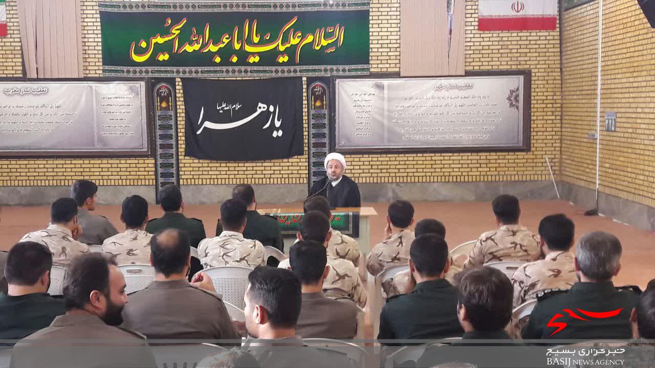 رمز پیروزی در دفاع مقدس تبعیت از ولایت فقیه بود رمز پیروزی در دفاع مقدس تبعیت از ولایت فقیه بود