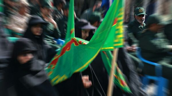 مراسم صبحگاه مشترک نیرو های مسلح شهرستان شازند به مناسبت آغاز هفته دفاع مقدس برگزار شد