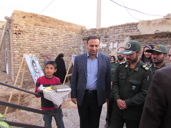 افتتاح 3 منزل مسکونی سیل زدگان در روستای کزاز از توابع شهرستان شازند