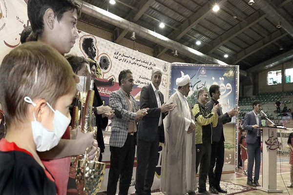 تیم فوتسال بیمارستان سینا قهرمان جام احسان ماندگار استان مرکزی شد