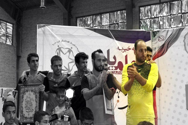 تیم فوتسال بیمارستان سینا قهرمان جام احسان ماندگار استان مرکزی شد