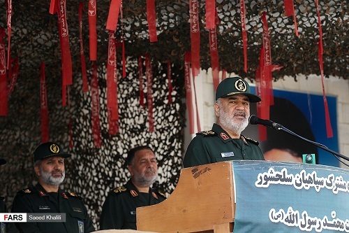 بازدید سرلشکر سلامی از صبحگاه مشترک یگان های نمونه سپاه تهران بزرگ