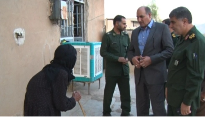 دیدار فرمانده سپاه استان ایلام با خانواده شهدا دیدار فرمانده سپاه استان ایلام با خانواده شهدا
