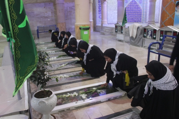 دانش‌آموزان خواهر شهرستان بوشهر به مناطق عملیاتی جنوب اعزام شدند