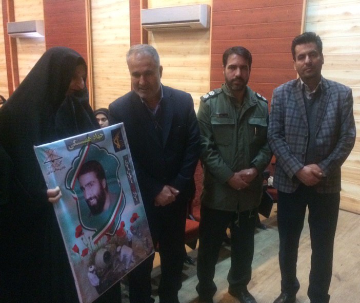 برگزاری یادواره شهدا توسط دانش آموزان بسیجی دبیرستان دخترانه نطامی عروضی