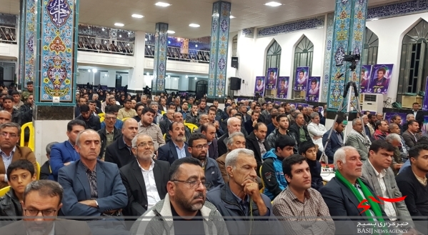 غیر انقلابی کسانی اند که طرفدار اشرافی گری اند