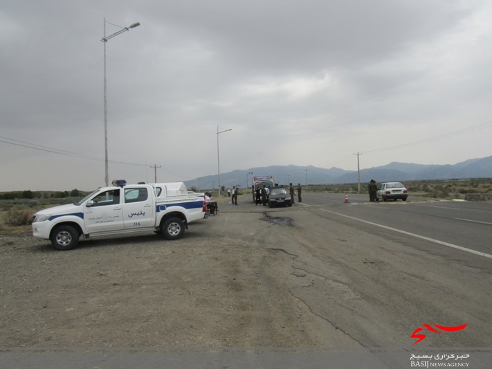 ادامه کنترل ایستگاههای غربالگری ورودی شهرستان فاریاب توسط بسیجیان
