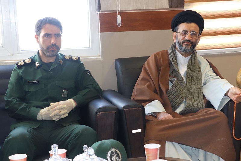 دیدار امام جمعه و فرمانده سپاه شازند با کادر بیمارستان امام خمینی (ره) و مدافعان سلامت در خط مقدم مبارزه با ویروس منحوس کرونا دیدار امام جمعه و فرمانده سپاه شازند با کادر بیمارستان امام خمینی (ره) و مدافعان سلامت در خط مقدم مبارزه با ویروس منحوس کرونا