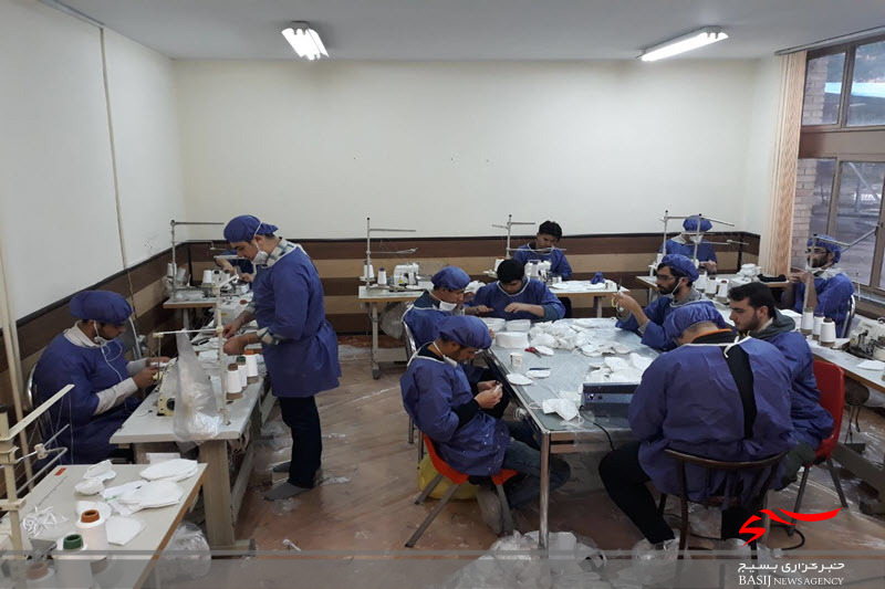 فعالیت بیش از ۴۰ دانشجوی جهادگر بسیجی همدان در کارگاه‌های تولید البسه بیمارستانی