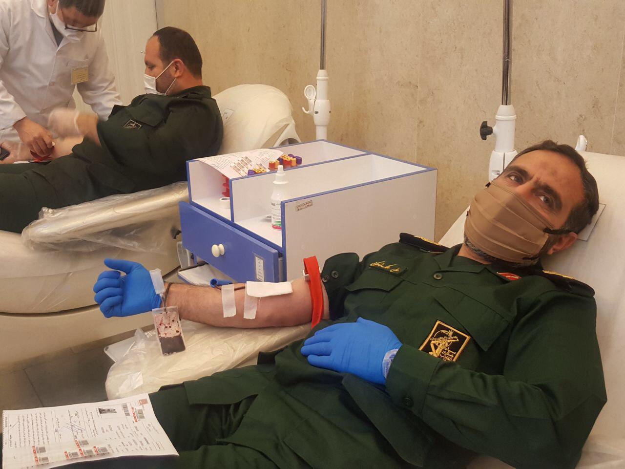 حضور سردار ملک ؛ فرمانده سپاه نینوا در مرکز انتقال خون گرگان به منظور اهدای خون سالم