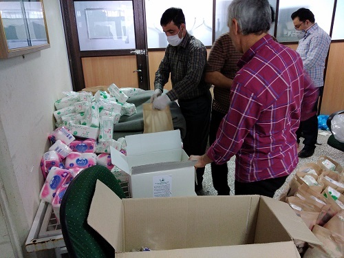توزیع بسته های بهداشتی بین بازنشستگان سپاه تهران بزرگ