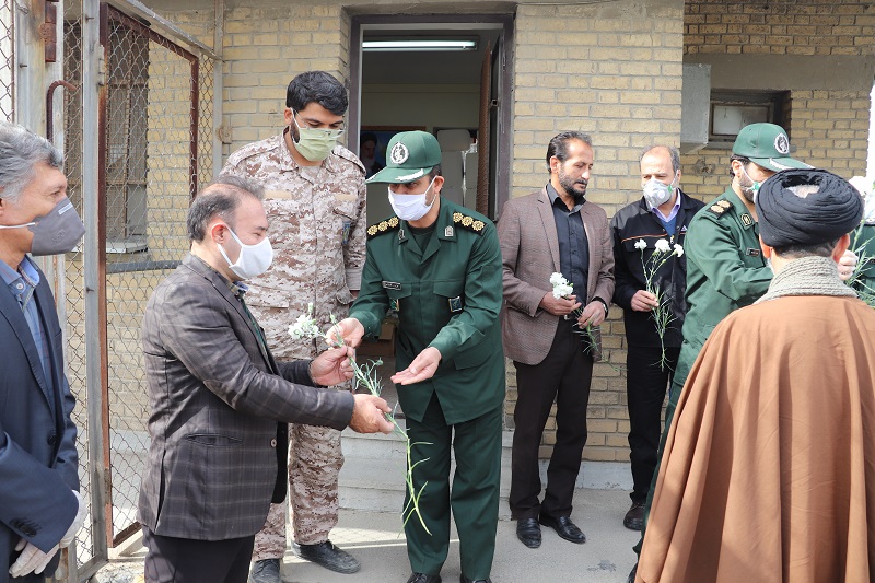 اقدام جهادی پایگاه بسیج شهید آهنگرانی پالایشگاه( تریلی داران استان مرکزی) درتهیه مواد ضدعفونی کننده و بسته های بهداشتی جهت توزیع بین صنف رانندگان