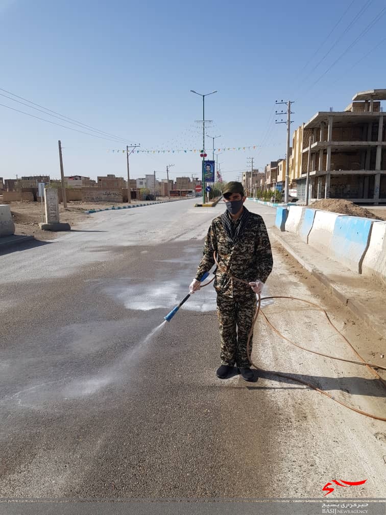 طرح غربالگری جاده های اصلی ورود به شهر زازران توسط بسیجیان پایگاه شهید نواب  صفوی