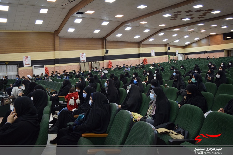 شهید سلیمانی ادبیات امام (ره) را در قالب خودباوری و مردم باوری پیاده سازی کرد