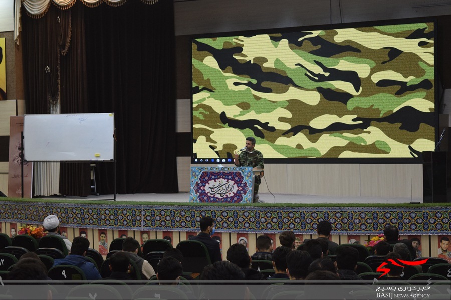 شهید سلیمانی ادبیات امام (ره) را در قالب خودباوری و مردم باوری پیاده سازی کرد