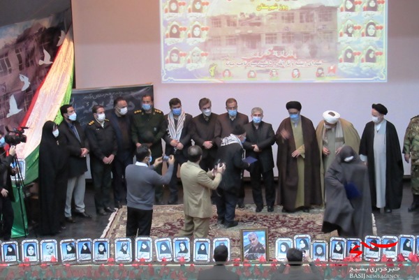 ایمان، وحدت و ولایت مداری رمز بقای انقلاب است