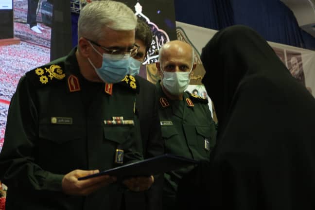 تجلیل از خانواده های شهدای ارتش،سپاه و نیروی انتظامی
