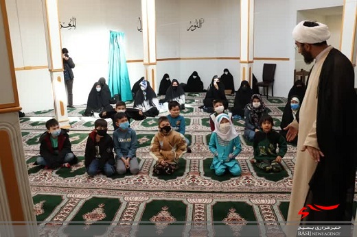 آیین تجلیل از فرزندان شهدای مدافع حرم در قم آیین تجلیل از فرزندان شهدای مدافع حرم در قم