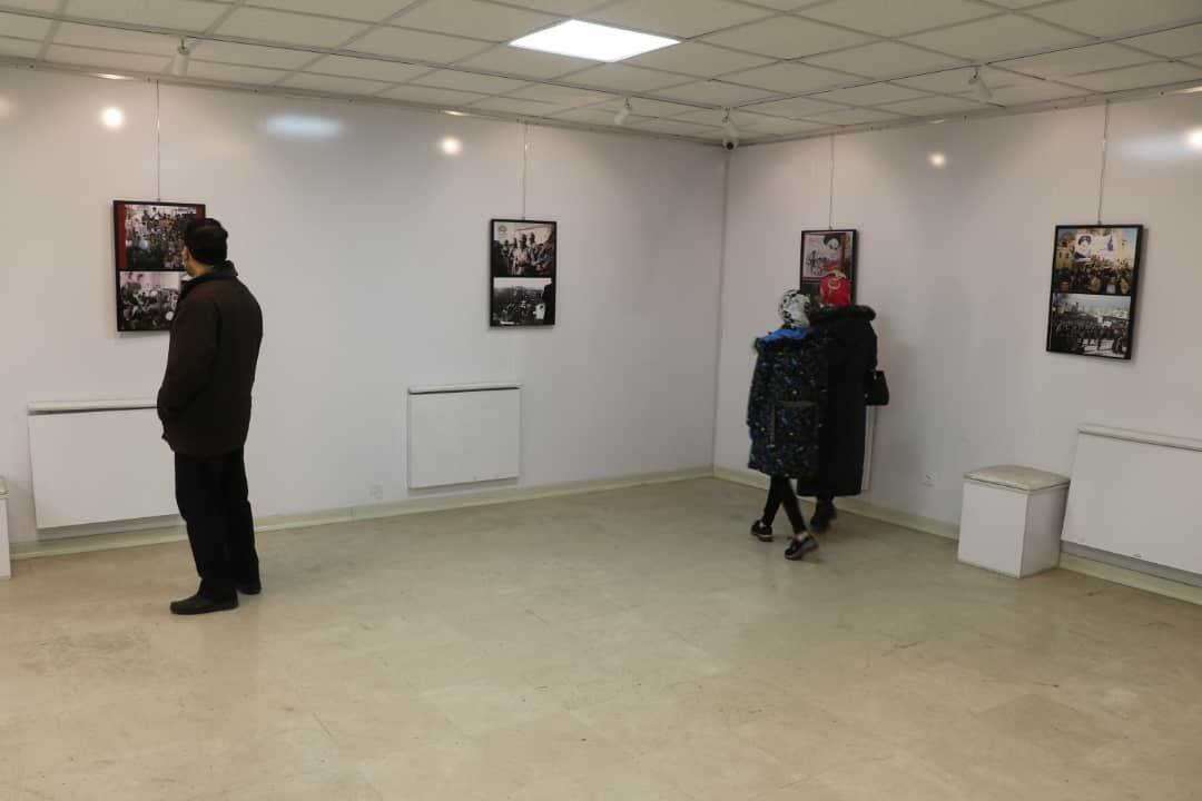 گشایش نمایشگاه عکس انقلاب ۵۷ قزوین در نگارخانه مهر