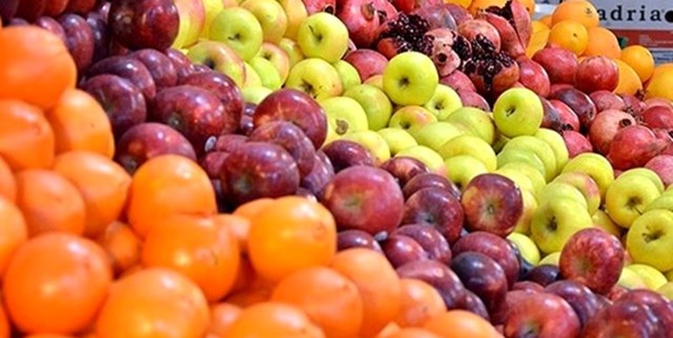 توزیع حدود ۳۰۰ تن سیب و پرتقال شب عید در شاهرود