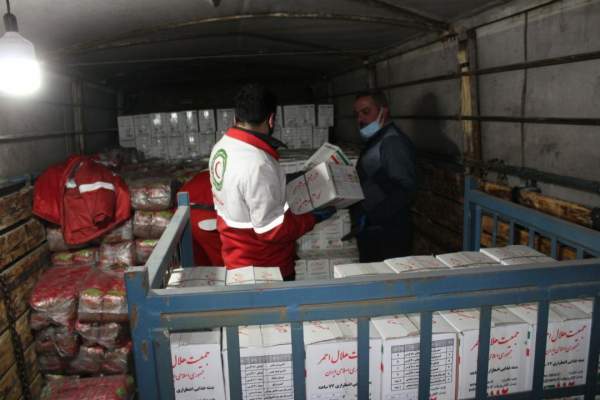 نخستین محموله امدادی هلال احمر زنجان به زلزله‌زدگان سی‌سخت ارسال شد