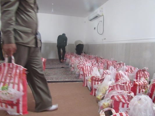 آغاز مرحله اول رزمایش کمک مومنانه در شهرستان فاریاب با توزیع 2000 بسته معیشتی