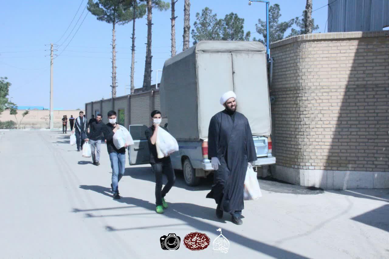 گزارش تصویری از توزیع 130 بسته غذایی توسط بسیجیان پایگاه صاحب الزمان(عج) حوزه 353 حضرت رسول(ص) شهرستان ری