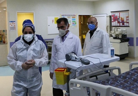 هنرمندان بسیجی از کادر درمان بیمارستان بقیه‌الله(عج) بازدید کردند